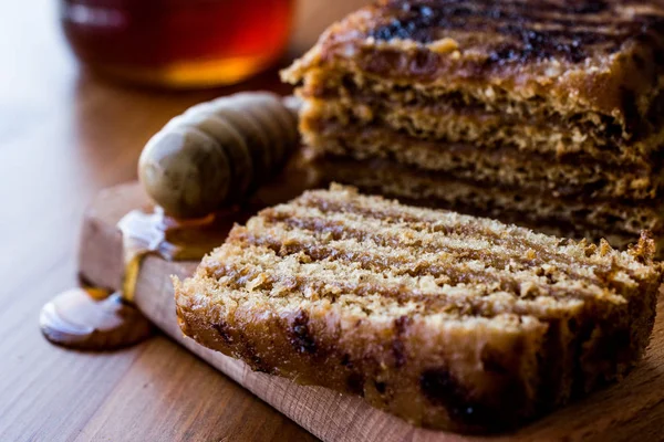 Tatlım kek ceviz ve karamel krem. 