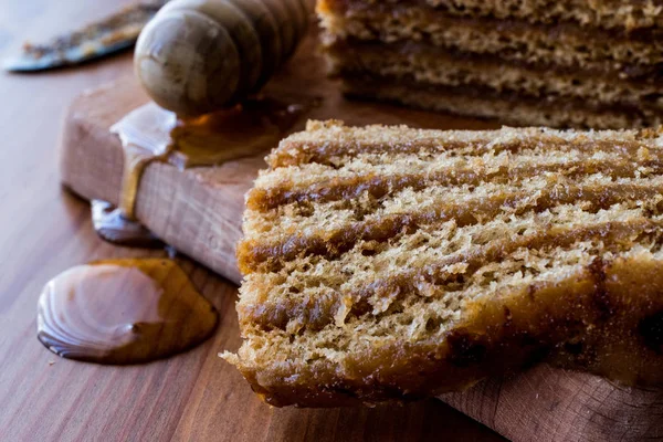 Tatlım kek ceviz ve karamel krem. 