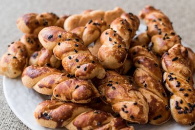 Siyah kimyon ile Türk tuzlu kurabiye / Burgu Kurabiye.