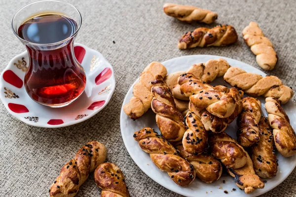 Türk tuzlu kurabiye çay / Burgu Kurabiye