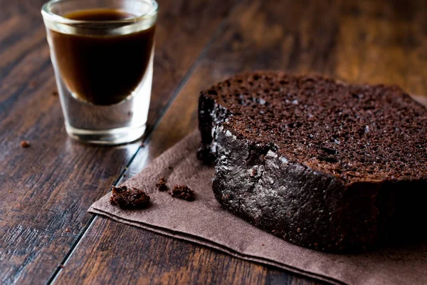 Bolo de chocolate com café expresso — Fotografia de Stock