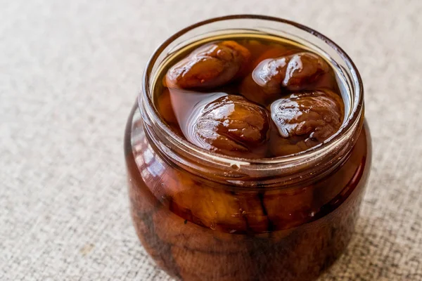 Postre de castaño turco en tarro / Kestane Sekeri — Foto de Stock