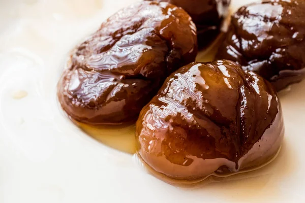 Dessert di castagne turche / Kestane Sekeri — Foto Stock