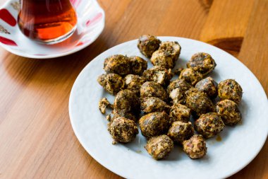 Antakya Duberke yoğurt ile yapılan / peynir topları ile baharat.