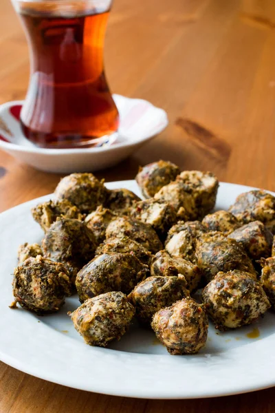 Antakya Duberke yoğurt ile yapılan / peynir topları ile baharat.