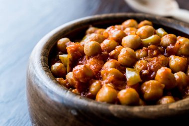 Chana Masala nohut ahşap kase.