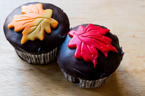 Autumn Cupcakes with leaf style — Stock Photo, Image