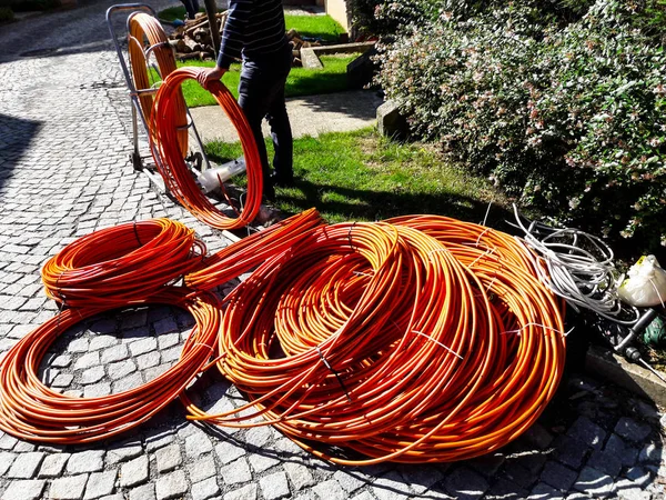 Garden kazı için turuncu fiber veya fiber optik kablolar