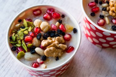 Türk geleneksel tatlı Aşure (Noah'ın puding).