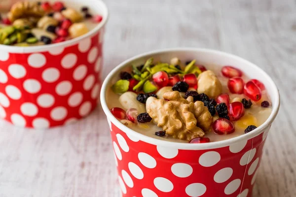 Türk geleneksel tatlı Aşure (Noah'ın puding).