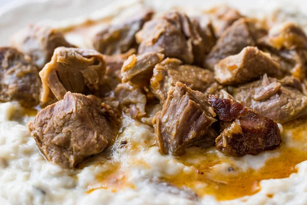 Comida Turca Hunkar Begendi hecha con Berenjena y Carne. —  Fotos de Stock