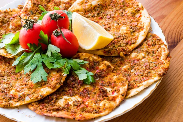Comida turca Findik Lahmacun / Mini Pizza — Foto de Stock