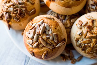 Ayçiçeği tohumu ile çerezleri yığını.