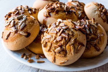 Ayçiçeği tohumu ile çerezleri yığını.