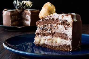 Dilim muz ile çikolatalı kek