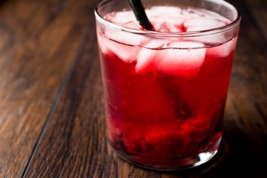 Ev yapımı organik reçel kokteyl cam.