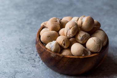 Tatlı fıstık kaplı soya (Soya) ve şeker ile / Soyali Lahmacun