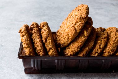 Susam, incir, tarçın, fıstık ve sunf ile yulaf ezmesi kurabiye yaptım