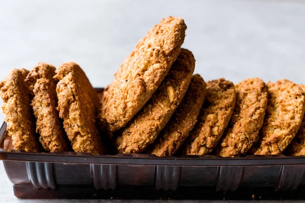 Susam, incir, tarçın, fıstık ve sunf ile yulaf ezmesi kurabiye yaptım