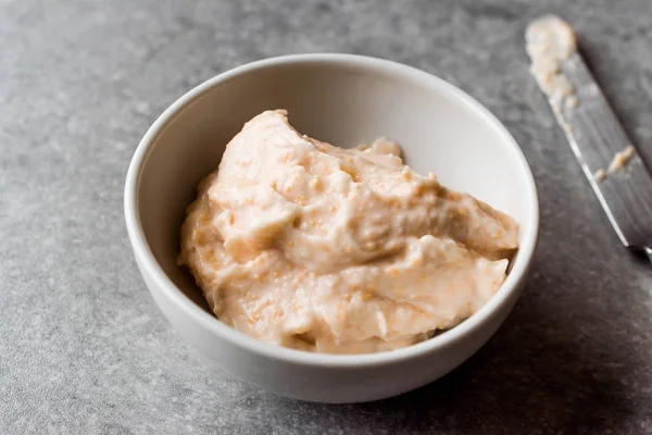 Pasta de ovo de peixe Tarama feita com caviar / Taramasalata — Fotografia de Stock