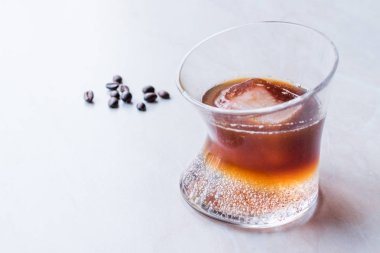 Espresso tonik buzlu cam.
