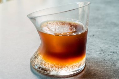 Espresso tonik buzlu cam.