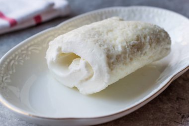 Kaymak / Türk kahvaltı için tereyağı krema