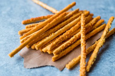 Tuzlu kraker gevrek sopa mavi yüzeyi