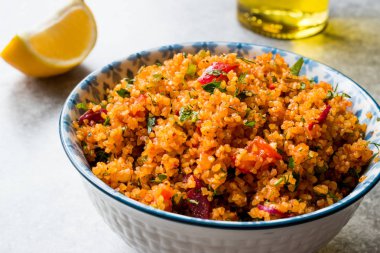 Türk geleneksel Bulgur salatası Kisir