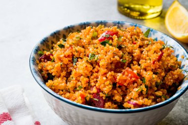 Türk geleneksel Bulgur salatası Kisir