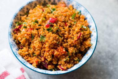 Türk geleneksel Bulgur salatası Kisir