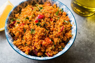 Türk geleneksel Bulgur salatası Kisir