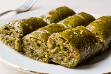 Türk tatlı fıstıklı rulo olarak adlandırılan Fistikli Sarma / Baklava