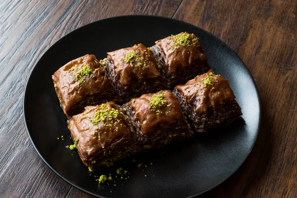 Turkish Dessert Chocolate Baklava with Pistachio — Stock Photo, Image