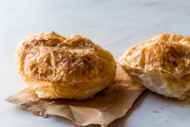 Geleneksel izmir boyoz / börek yuvarlak