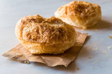 Geleneksel izmir boyoz / börek yuvarlak