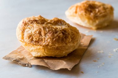 Geleneksel izmir boyoz / börek yuvarlak