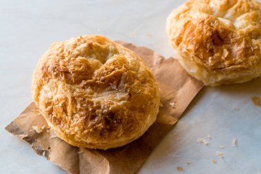 Geleneksel izmir boyoz / börek yuvarlak