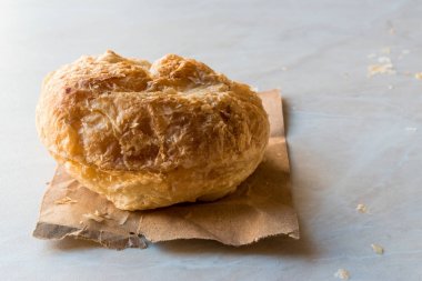 Geleneksel izmir boyoz / börek yuvarlak