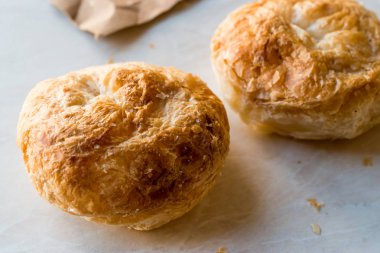 Geleneksel izmir boyoz / börek yuvarlak