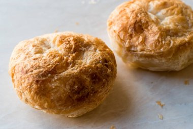 Geleneksel izmir boyoz / börek yuvarlak