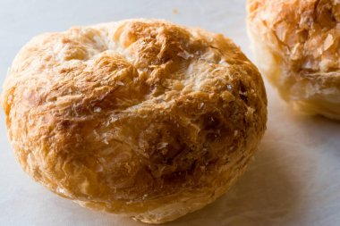 Geleneksel izmir boyoz / börek yuvarlak