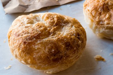 Geleneksel izmir boyoz / börek yuvarlak