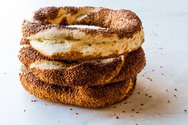 Susamlı Türk simidi Simit