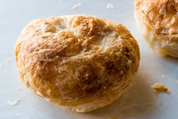 Geleneksel izmir boyoz / börek yuvarlak