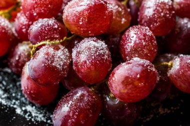 Şekerli Sangria mor üzüm tatlı için.