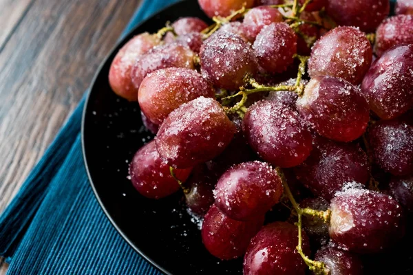 Sugared Sangria uvas roxas para sobremesa . — Fotografia de Stock