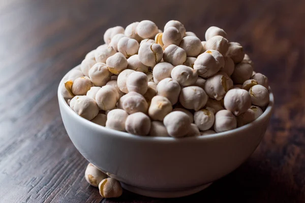 White Roasted Chickpeas in Bowl. Garbanzo or Ceci Bean. — Stock Photo, Image