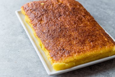 Türk tatlı peynir pişmiş helva / Peynir Helvasi