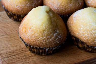 Limonlu kek ile pudra şekeri